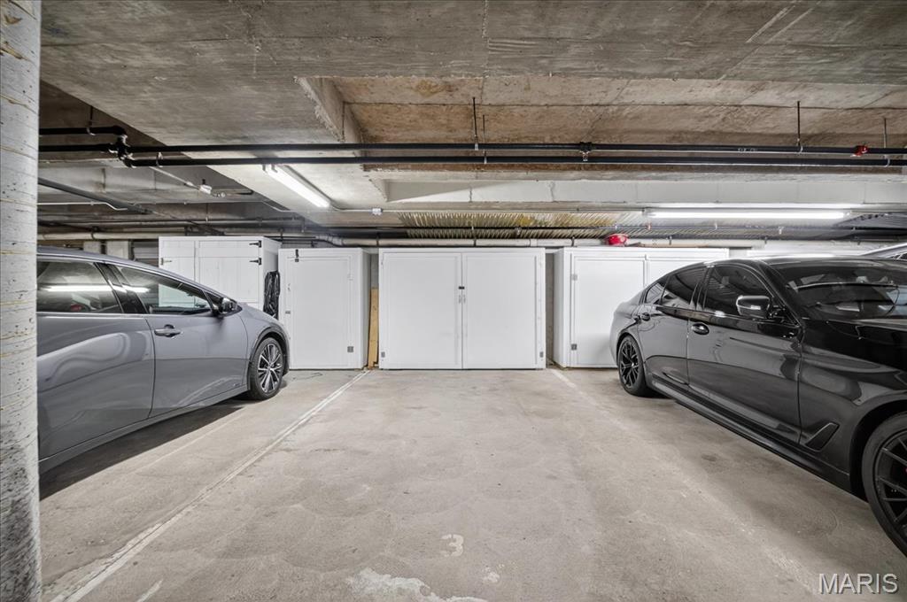 Missouri 63130, United States, 2 Bedrooms Bedrooms, ,2 BathroomsBathrooms,Residential,Coming Soon,178315