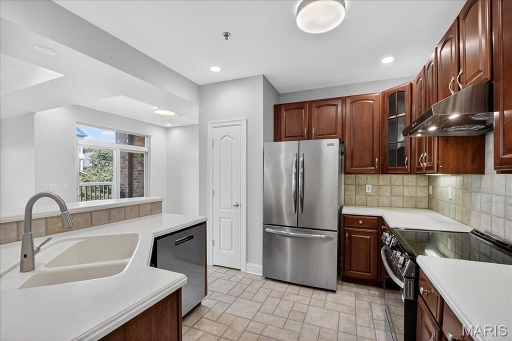 Missouri 63130, United States, 2 Bedrooms Bedrooms, ,2 BathroomsBathrooms,Residential,Coming Soon,178315