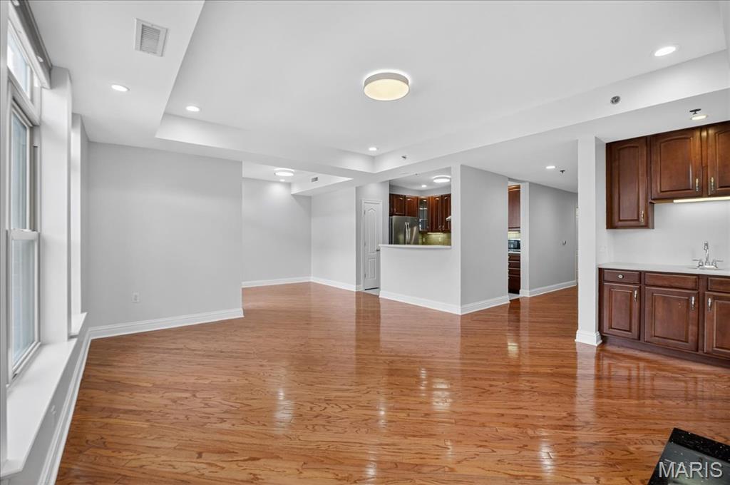 Missouri 63130, United States, 2 Bedrooms Bedrooms, ,2 BathroomsBathrooms,Residential,Coming Soon,178315