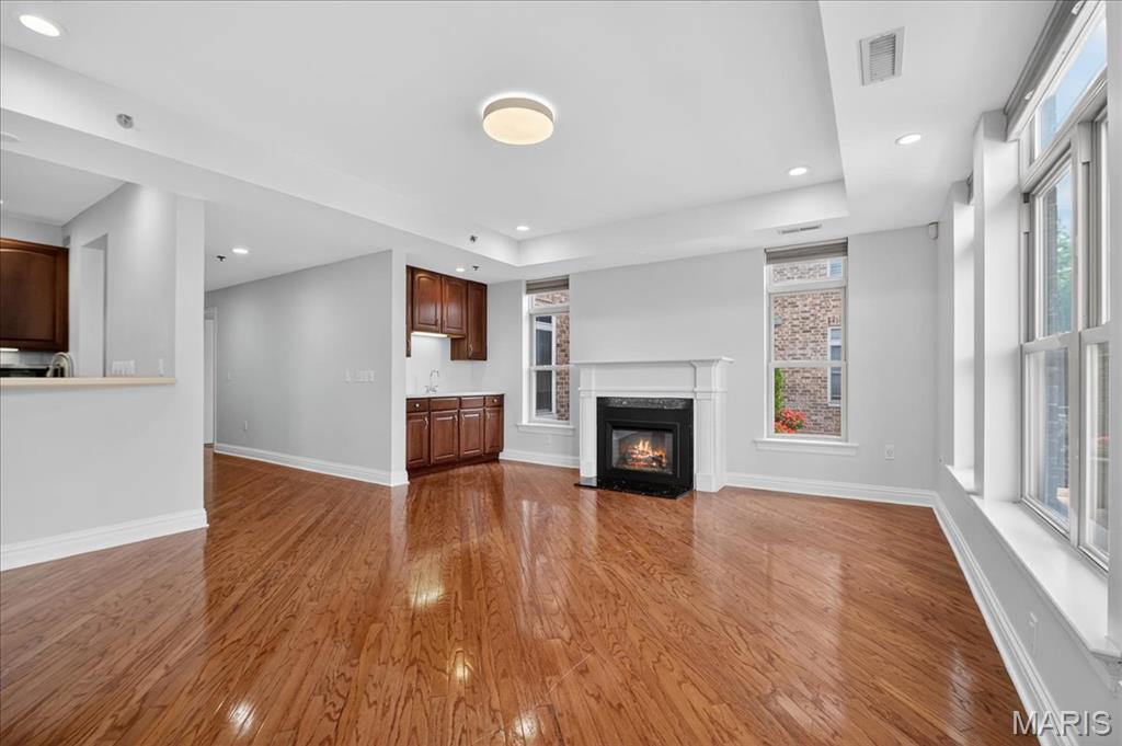 Missouri 63130, United States, 2 Bedrooms Bedrooms, ,2 BathroomsBathrooms,Residential,Coming Soon,178315