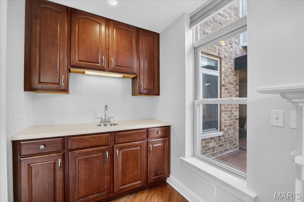 Missouri 63130, United States, 2 Bedrooms Bedrooms, ,2 BathroomsBathrooms,Residential,Coming Soon,178315