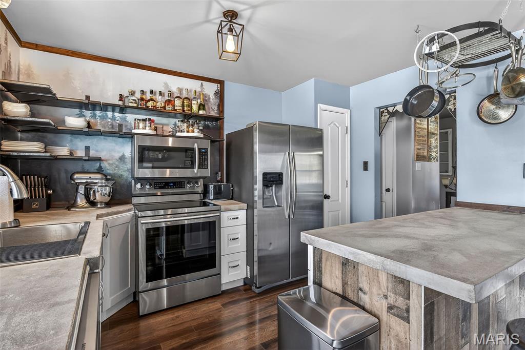 Montebello Woods 01 - Residential