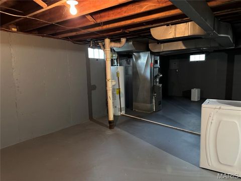 Tiny photo for 8 Oakwood Avenue, Webster Groves, MO 63119 (MLS # 25063878)