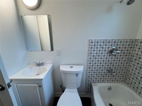 Tiny photo for 8 Oakwood Avenue, Webster Groves, MO 63119 (MLS # 25063878)