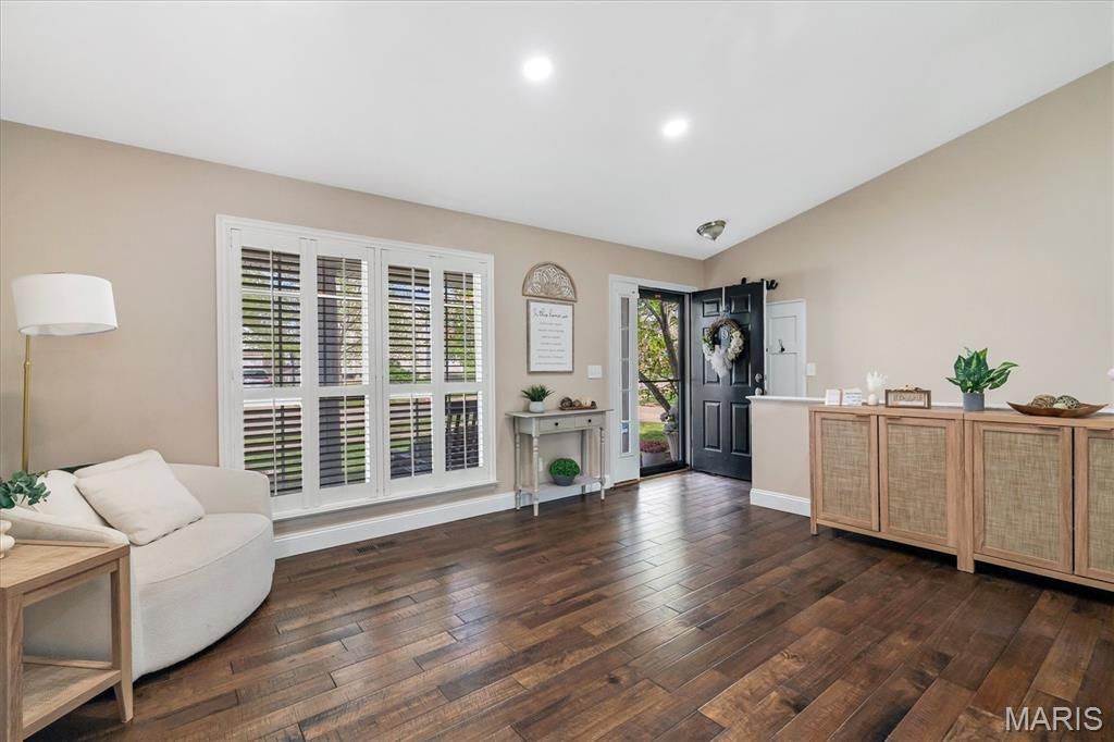 Photo of 961 Weatherstone Drive, St Charles, MO 63304 (MLS # 26019330)