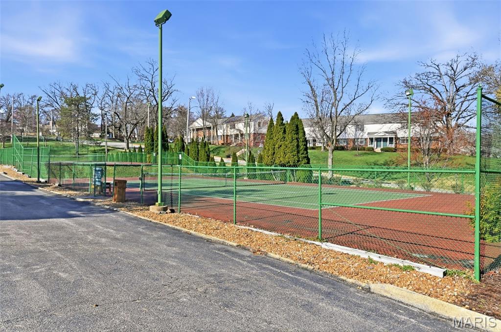 Brentwood Forest Condo Ph Three - Residential