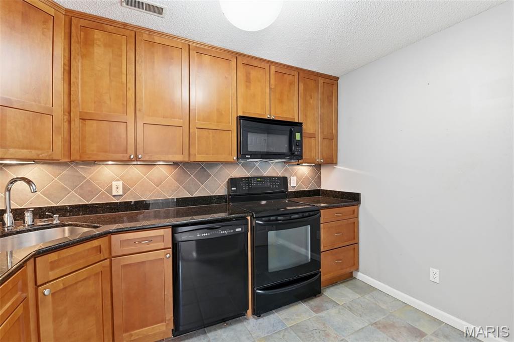 Brentwood Forest Condo Ph Three - Residential