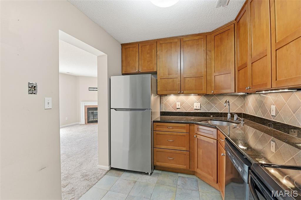 Brentwood Forest Condo Ph Three - Residential