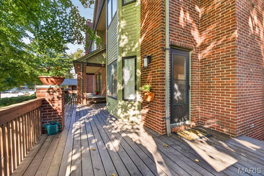 4453 West Pine Boulevard 1