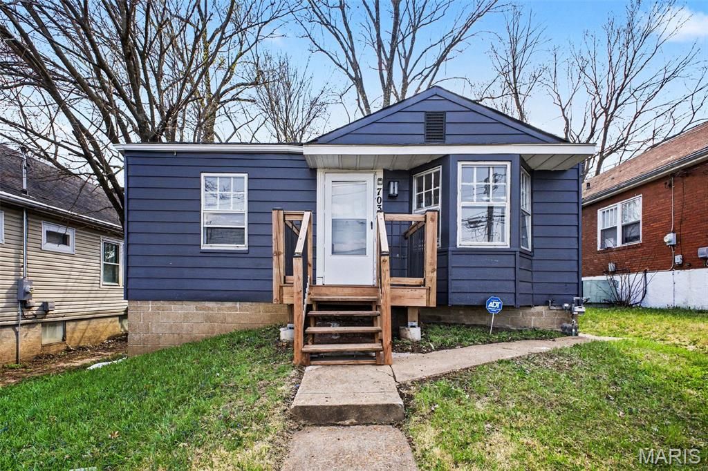 Photo of 7030 Emma Avenue, St Louis, MO 63136 (MLS # 26019577)
