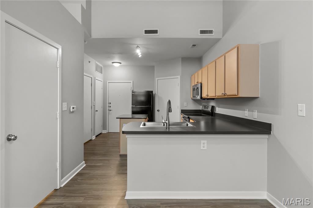 200 S Kirkwood Road 320