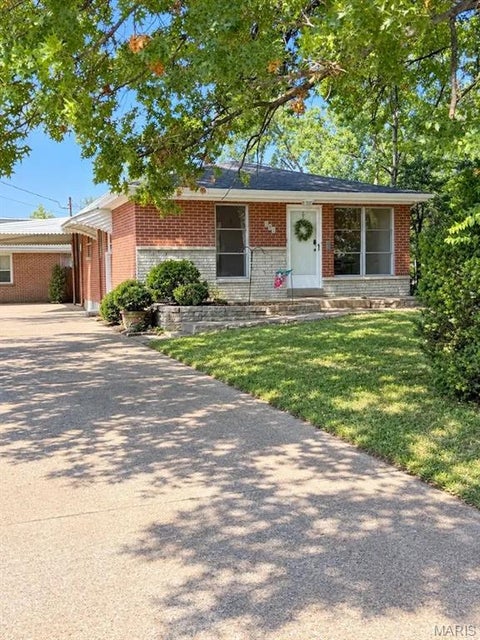 Photo of 701 Avenue H, St Louis, MO 63125 (MLS # 26060877)