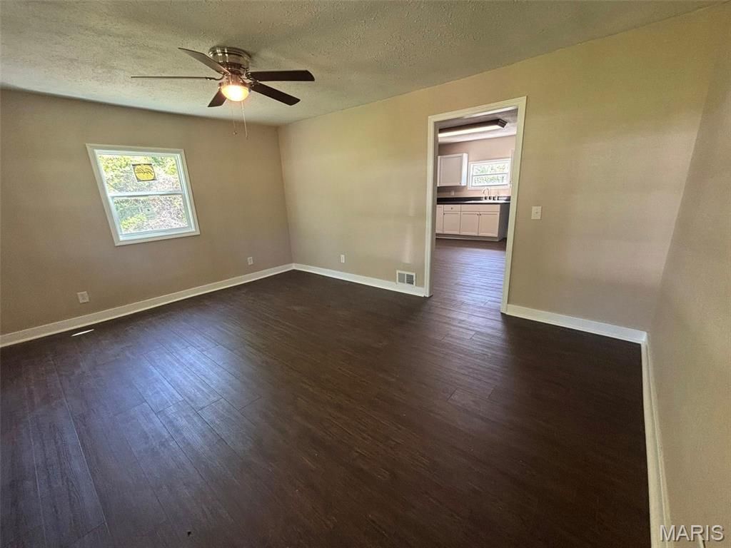 Photo of 1035 Reservoir Street, Hannibal, MO 63401 (MLS # 26023936)