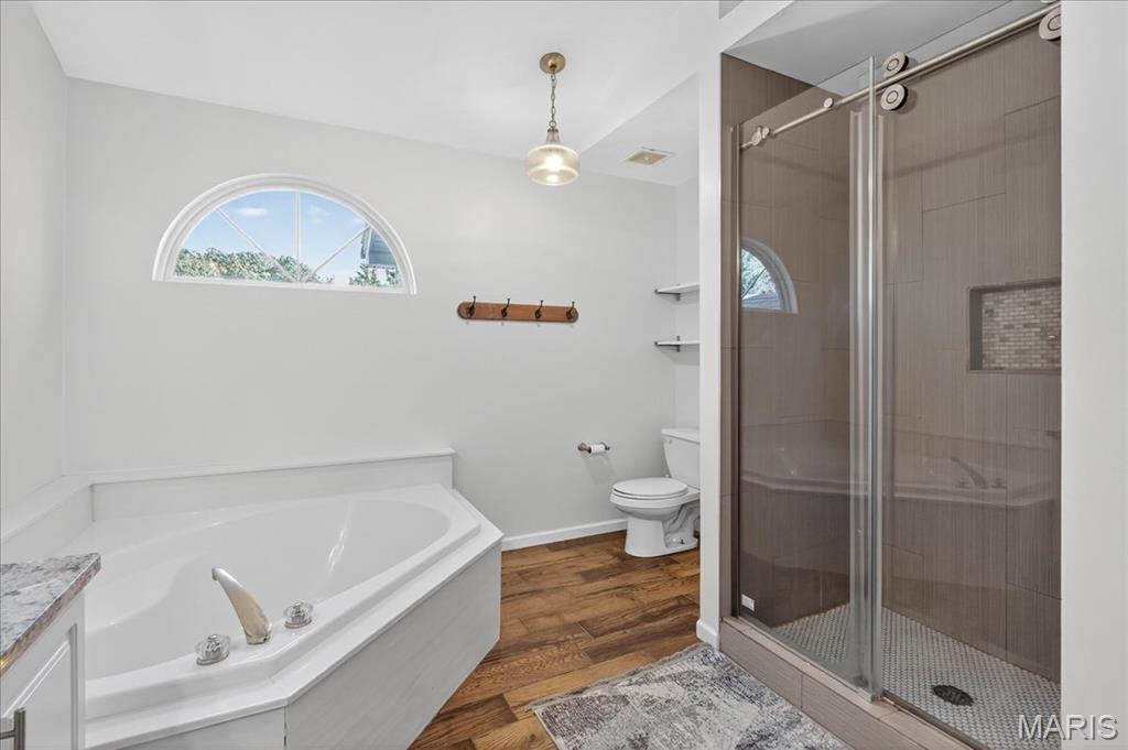 Fenton, Missouri 63026, United States, 4 Bedrooms Bedrooms, ,3 BathroomsBathrooms,Residential,Coming Soon,215789