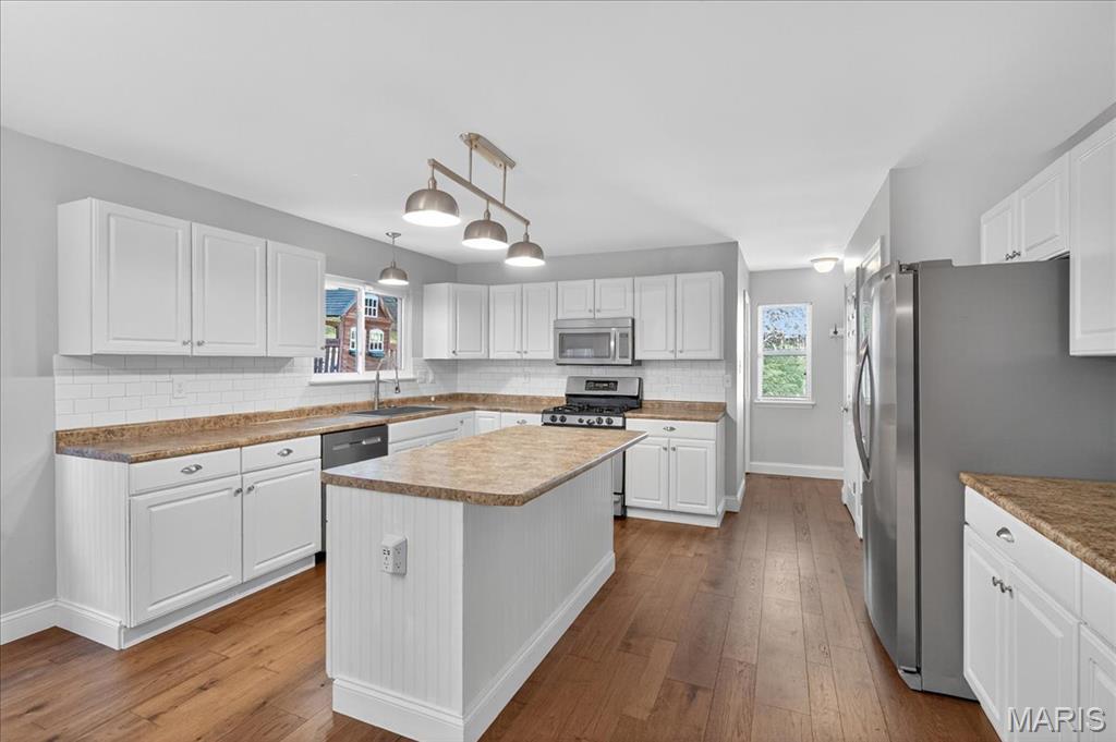 Fenton, Missouri 63026, United States, 4 Bedrooms Bedrooms, ,3 BathroomsBathrooms,Residential,Coming Soon,215789