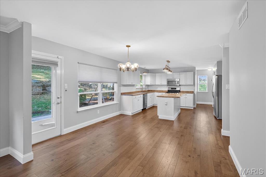 Fenton, Missouri 63026, United States, 4 Bedrooms Bedrooms, ,3 BathroomsBathrooms,Residential,Coming Soon,215789