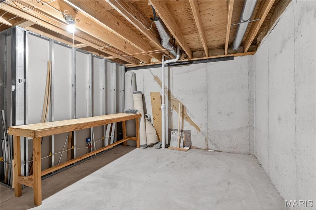 Fenton, Missouri 63026, United States, 4 Bedrooms Bedrooms, ,3 BathroomsBathrooms,Residential,Coming Soon,215789