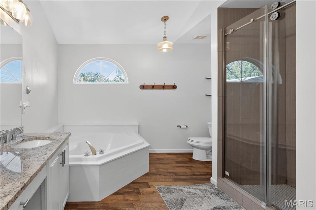 Fenton, Missouri 63026, United States, 4 Bedrooms Bedrooms, ,3 BathroomsBathrooms,Residential,Coming Soon,215789