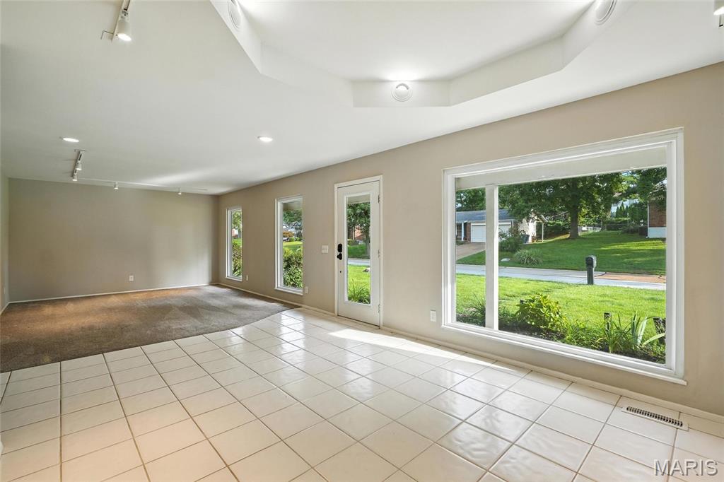 Bellerive Estates 2nd Add Nine - Residential