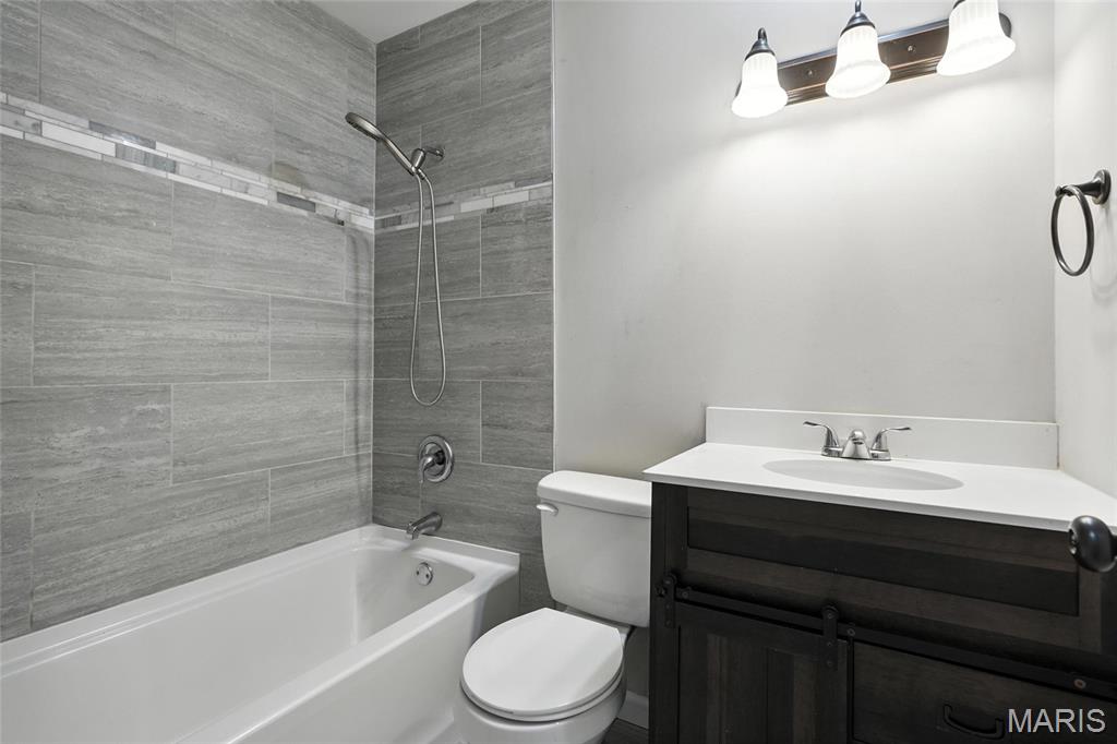 Bellerive Estates 2nd Add Nine - Residential