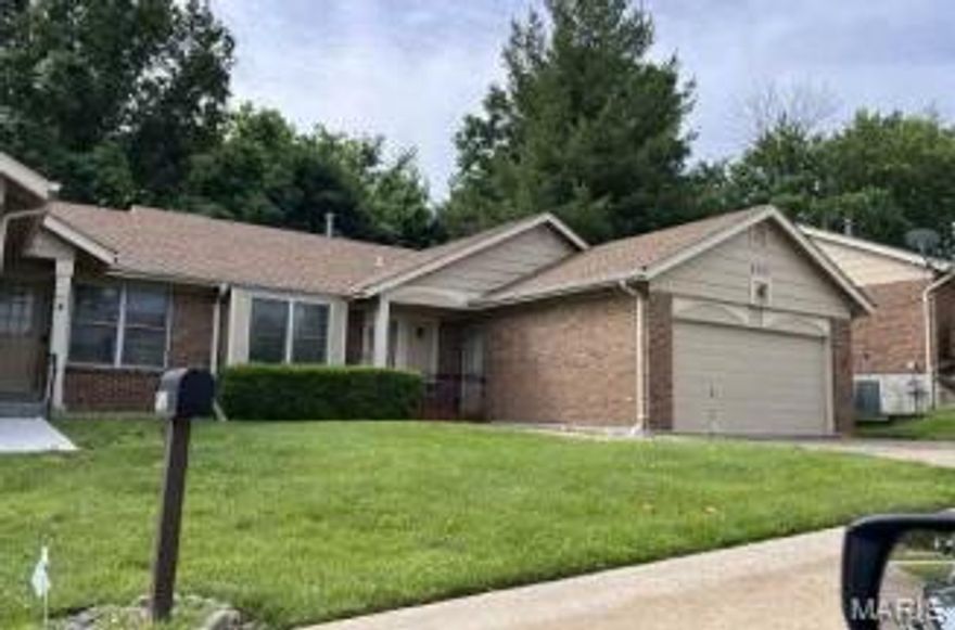 AUCTION Occupied - Great opportunity to own this spacious single-story condo/villa, built in 1990 and featuring 1 bedroom, 2 baths, and a garage. NO ACCESS, OR VIEWINGS of this property. Please DO NOT DISTURB the occupant. "As is" cash only sale with no contingencies or inspections. Buyer will be responsible for obtaining possession of the property upon closing. ***Please read all disclaimers before placing a bid***