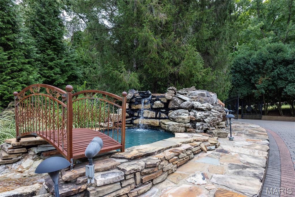 76 River Valley Drive