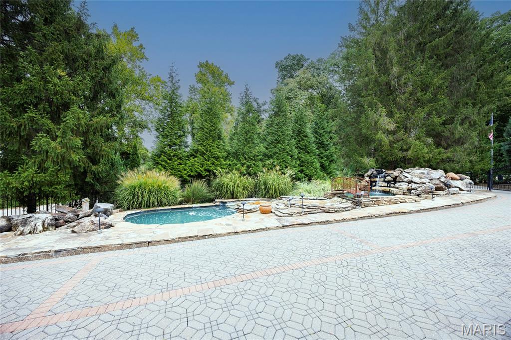 76 River Valley Drive