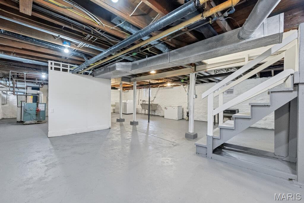 Webster Groves, Missouri 63119, United States, 4 Bedrooms Bedrooms, ,2 BathroomsBathrooms,Residential,Coming Soon,229640