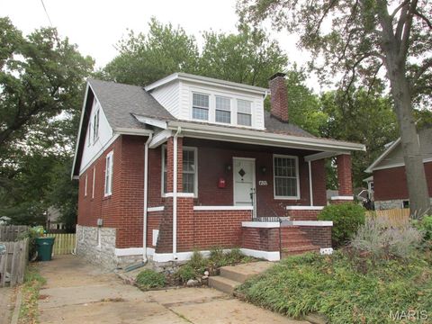 Tiny photo for 400 Marion Avenue, Webster Groves, MO 63119 (MLS # 25070606)