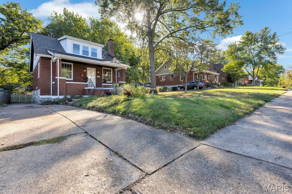 Webster Groves, Missouri 63119, United States, 4 Bedrooms Bedrooms, ,2 BathroomsBathrooms,Residential,Coming Soon,229640
