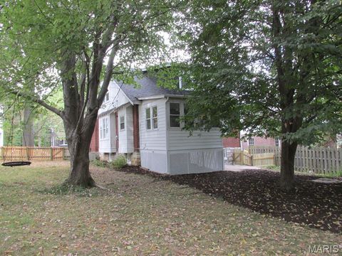 Tiny photo for 400 Marion Avenue, Webster Groves, MO 63119 (MLS # 25070606)