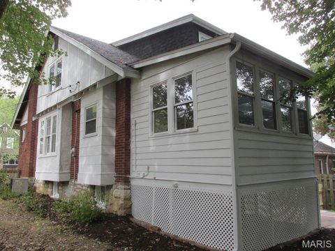Tiny photo for 400 Marion Avenue, Webster Groves, MO 63119 (MLS # 25070606)