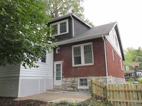 Tiny photo for 400 Marion Avenue, Webster Groves, MO 63119 (MLS # 25070606)