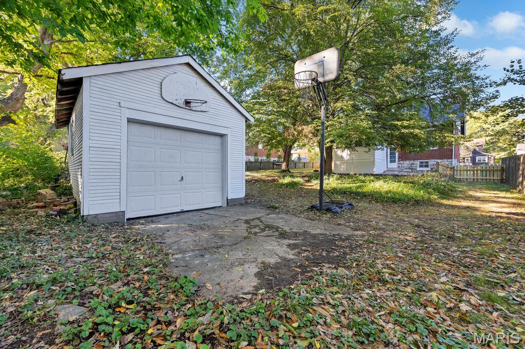 Webster Groves, Missouri 63119, United States, 4 Bedrooms Bedrooms, ,2 BathroomsBathrooms,Residential,Coming Soon,229640