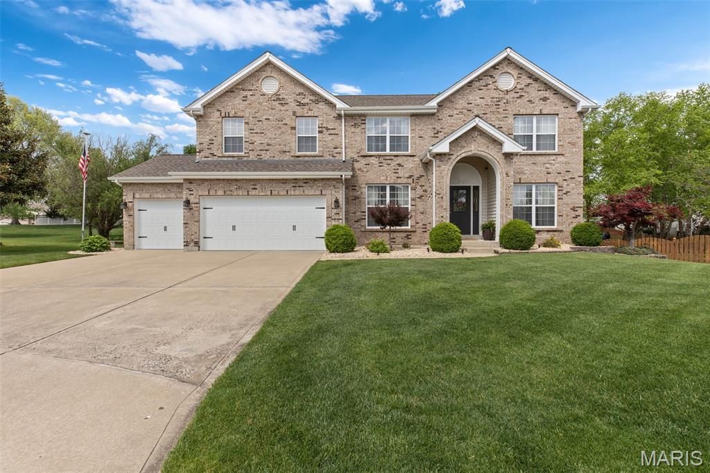 Photo of 13 Macleod Court, Dardenne Prairie, MO 63368 (MLS # 26022603)