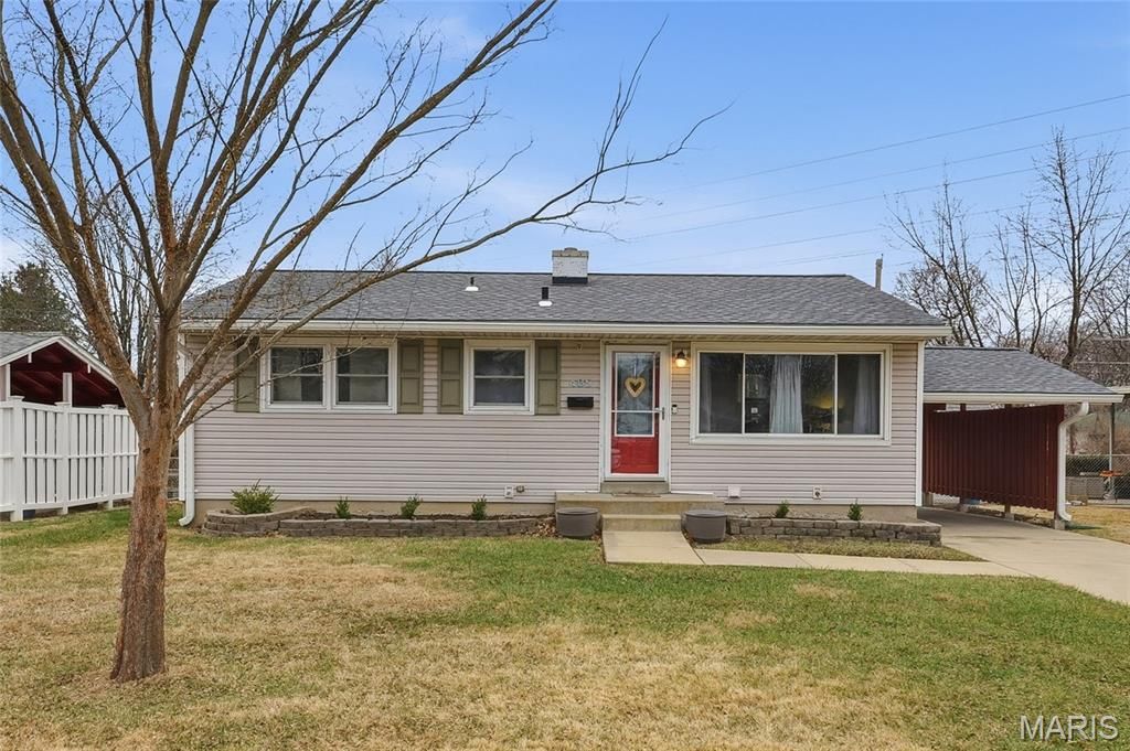 Photo of 485 S Saint Jacques Street, Florissant, MO 63031 (MLS # 25082741)