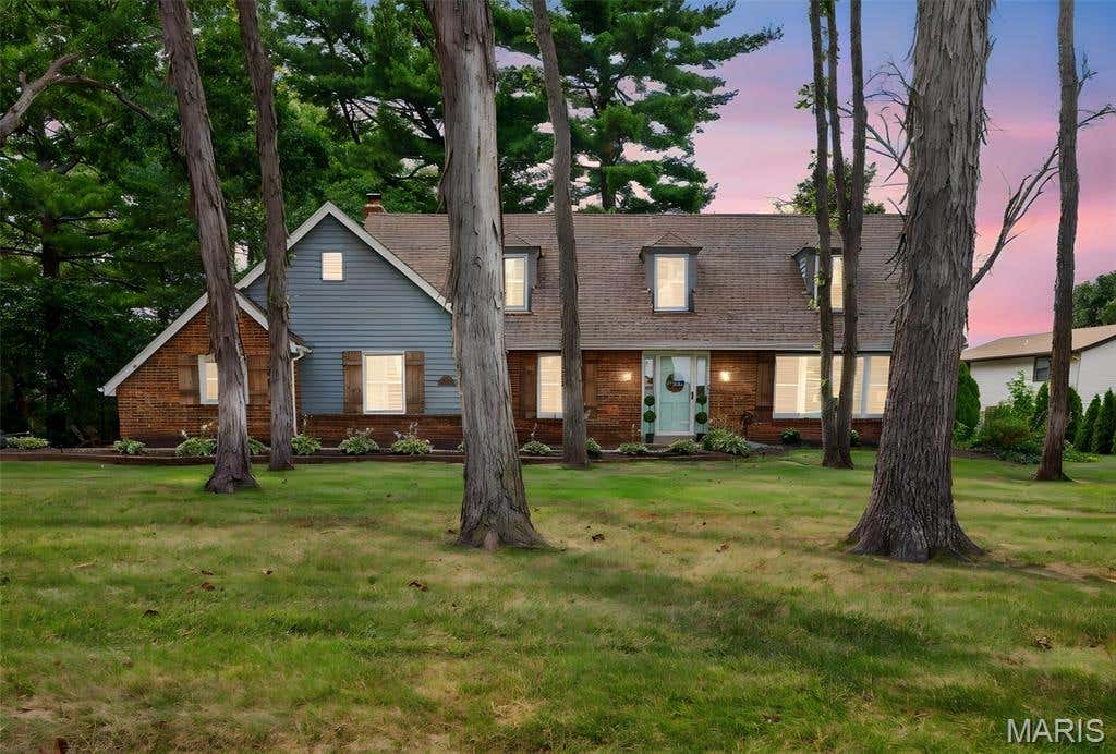 Photo of 4 Chantilly Court, Lake Saint Louis, MO 63367 (MLS # 26048089)