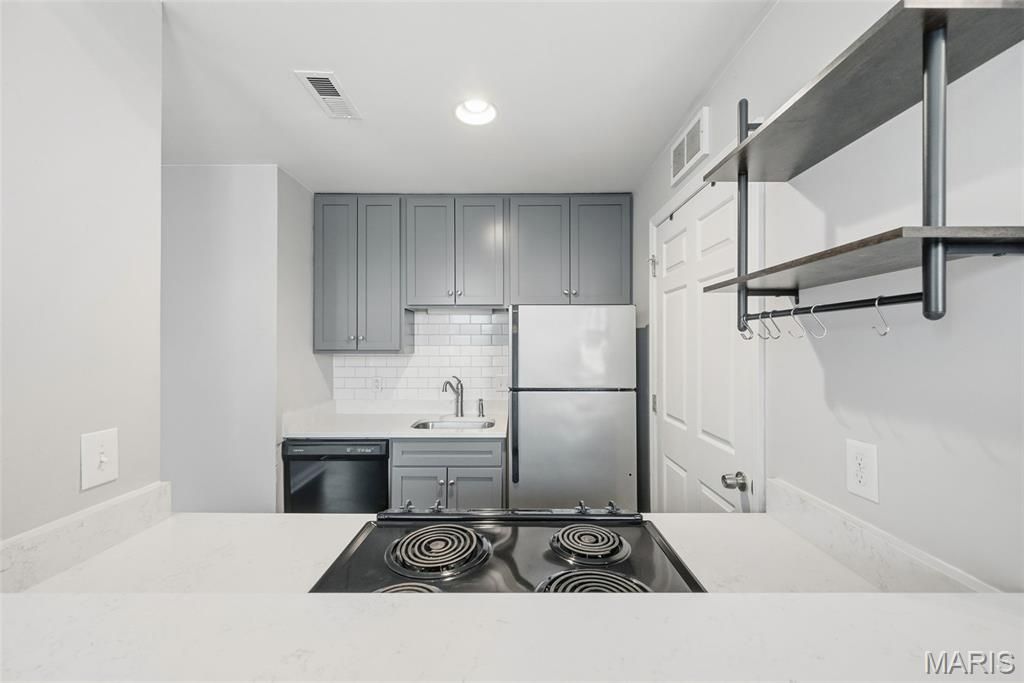 Photo of 1841 S 9th Street, St Louis, MO 63104 (MLS # 26029494)