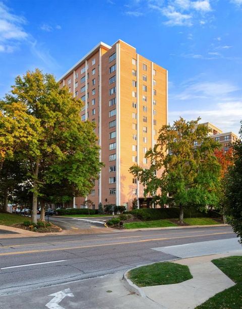 900 S Hanley Road 3B St Louis MO 63105
