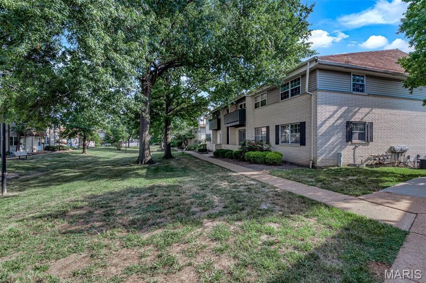 RENTAL LIMIT HAS REACHED AND THERE IS A WAITLIST NOW | IMMEDIATE LEASING THE PROPERTY IS NOT POSSIBLE
NEW WINDOWS JUST INSTALLED
Excellent Ballwin Location | Top Notch Rockwood Schools | Affordable open concept living | Heart of shopping and restaurants. Welcome | Neighborhood Pool | Kids Play-yard | Park like central courtyard | Mature trees | Garage parking + Reserved parking lot spot | Electric Panel upgrade 2024 | New dishwasher | 2025 - New Carpet, New Paint, New Countertop, Bathroom remodel, New clothes washer

Welcome to this cozy low maintenance apartment style condo with 2 bedrooms and 1.5 bath with almost 900 sq. ft. of living space. Upon entering you see living room to the right that also leads to the patio with sliding glass door. The other side is the dining area with tiled floors. Kitchen has white cabinets, new SS dishwasher, gas cooktop, new white countertop. Hallway leads to the half bath, master bedroom with its own bath and additional bedroom. 

There is a garage spot and also a reserved parking lot space. Washer & dryer and additional storage are in the basement