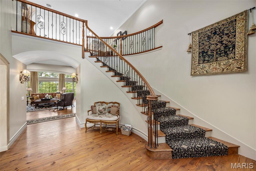701 Crown Pointe Farms