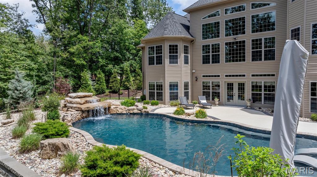 701 Crown Pointe Farms