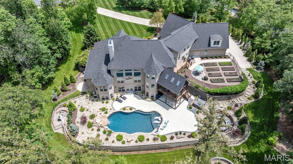 701 Crown Pointe Farms