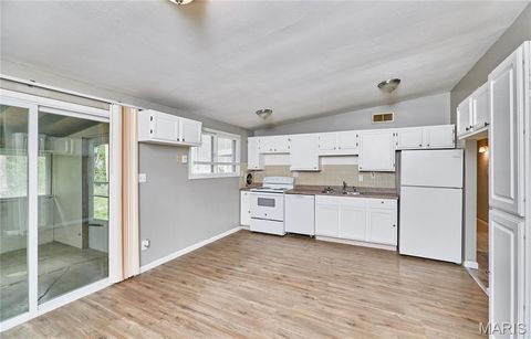 Tiny photo for 475 Countryside Drive, Florissant, MO 63033 (MLS # 26018761)