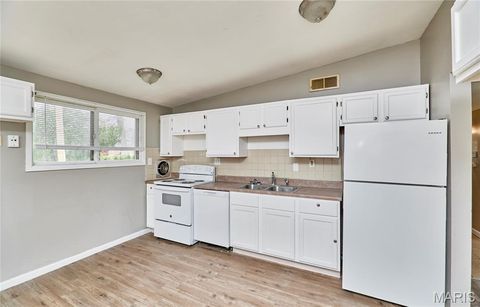 Tiny photo for 475 Countryside Drive, Florissant, MO 63033 (MLS # 26018761)