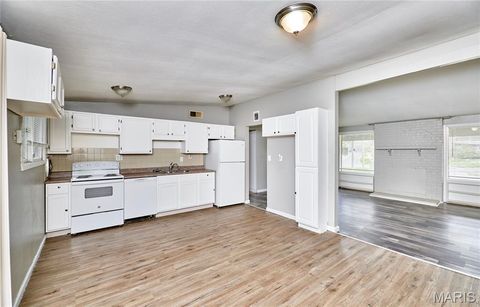 Tiny photo for 475 Countryside Drive, Florissant, MO 63033 (MLS # 26018761)