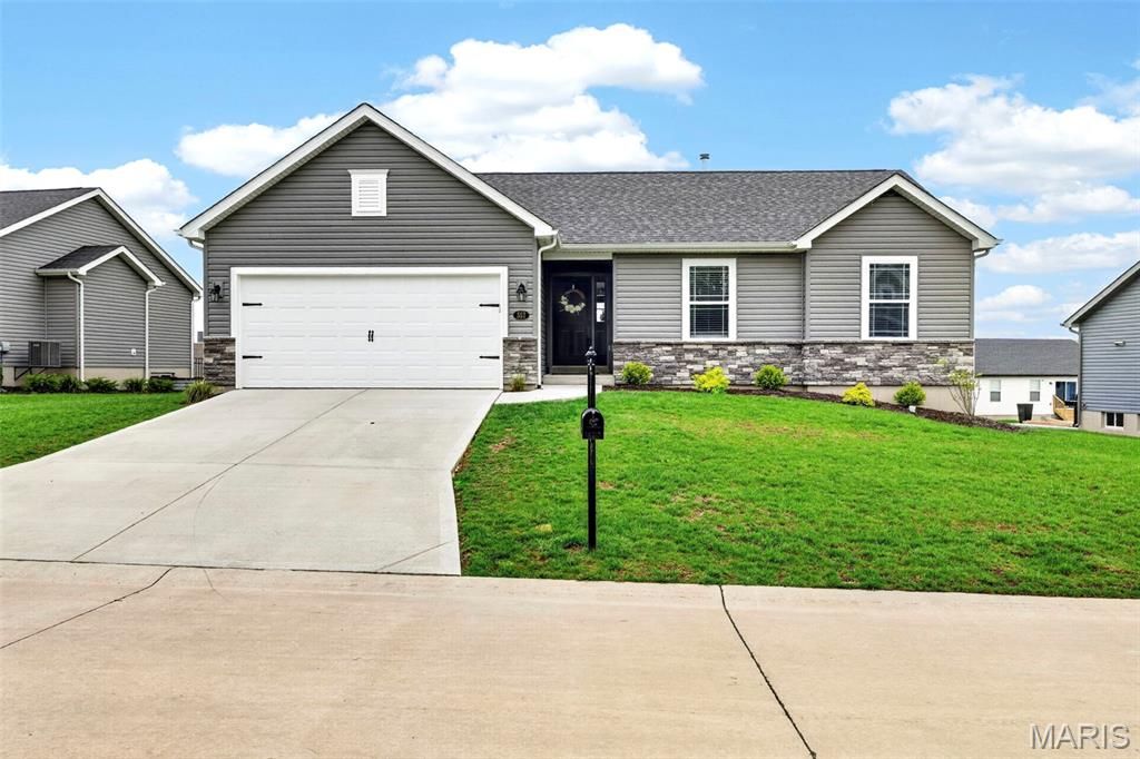 Photo of 557 Lakewood Drive, Moscow Mills, MO 63362 (MLS # 26022166)