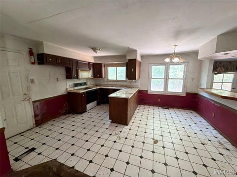 Tiny photo for 1525 Moonlight Drive, Ferguson, MO 63135 (MLS # 26058553)