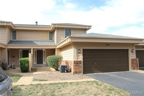 Photo of 1019 Claytonbrook Drive, Ballwin, MO 63011 (MLS # 25070759)