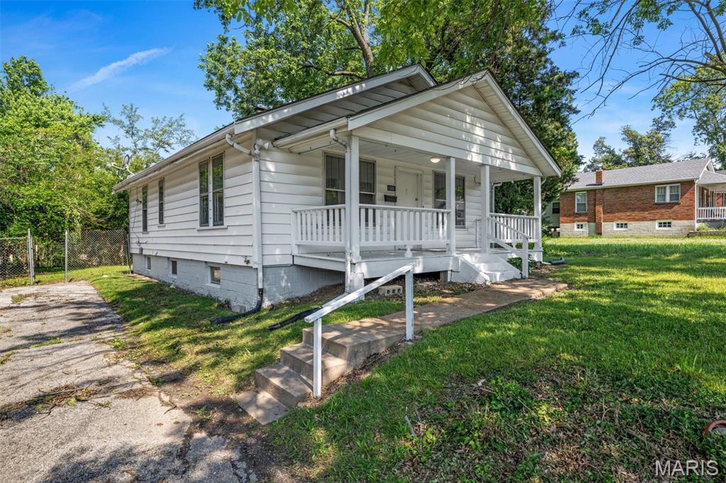 1323 Fairview Avenue